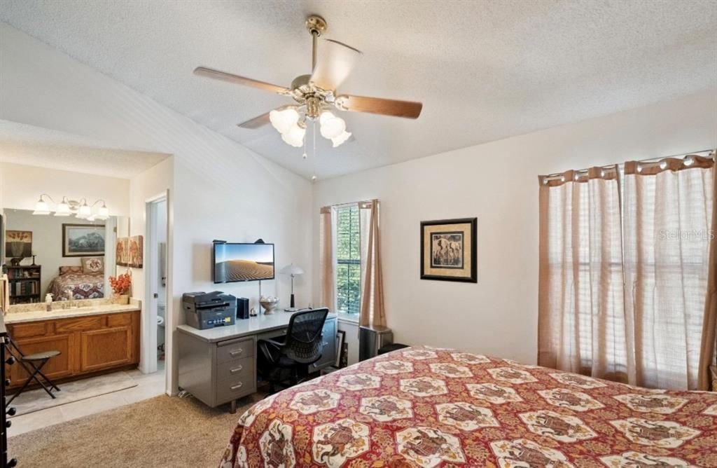 待售: $284,700 (2 贝兹, 2 浴室, 1238 平方英尺)