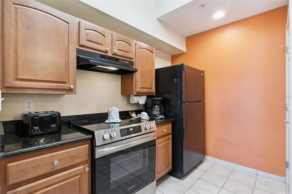 Под контрактом: $139,999 (2 спален, 2 ванн, 1060 Квадратных фут)