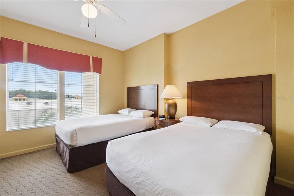 Под контрактом: $139,999 (2 спален, 2 ванн, 1060 Квадратных фут)