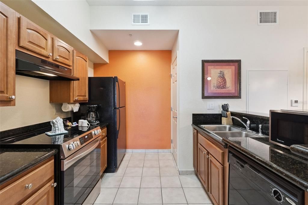 Под контрактом: $139,999 (2 спален, 2 ванн, 1060 Квадратных фут)