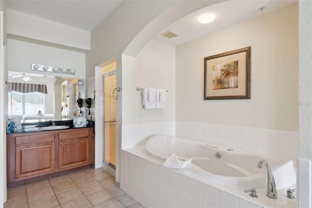 Под контрактом: $139,999 (2 спален, 2 ванн, 1060 Квадратных фут)