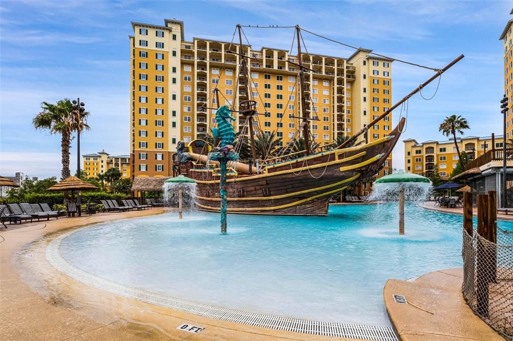 Под контрактом: $139,999 (2 спален, 2 ванн, 1060 Квадратных фут)