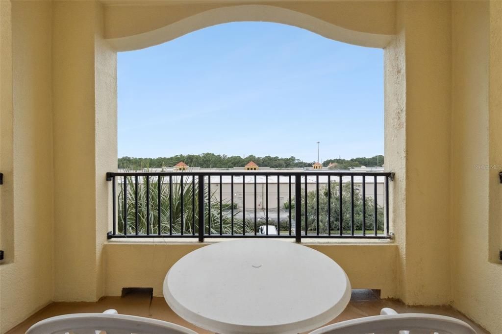 Под контрактом: $139,999 (2 спален, 2 ванн, 1060 Квадратных фут)