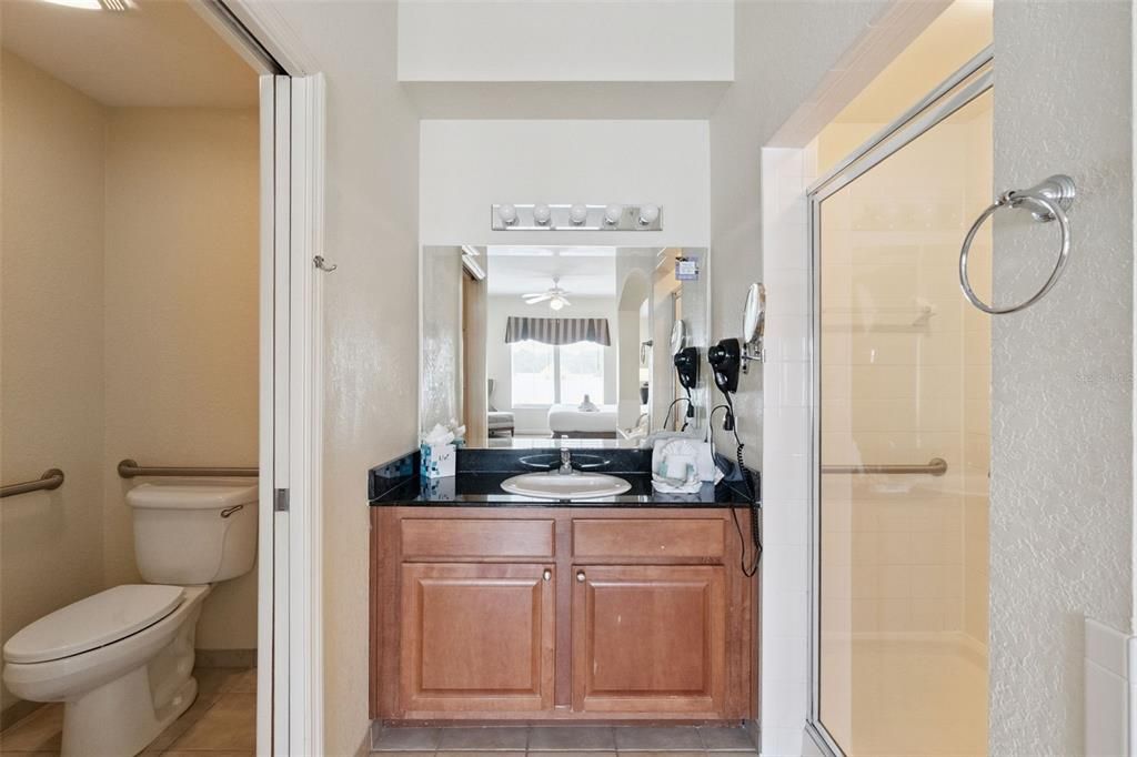 Под контрактом: $139,999 (2 спален, 2 ванн, 1060 Квадратных фут)