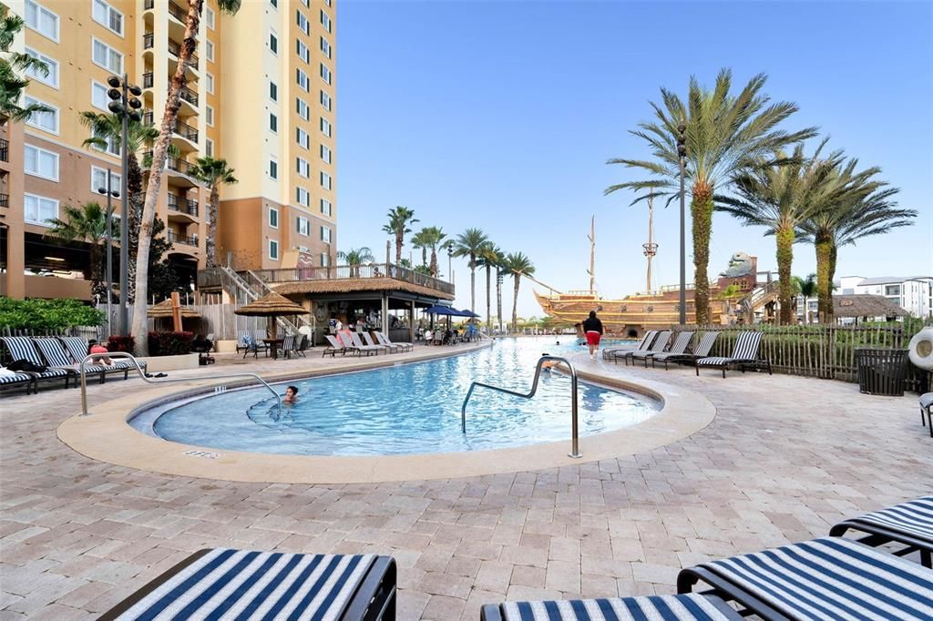 Под контрактом: $139,999 (2 спален, 2 ванн, 1060 Квадратных фут)