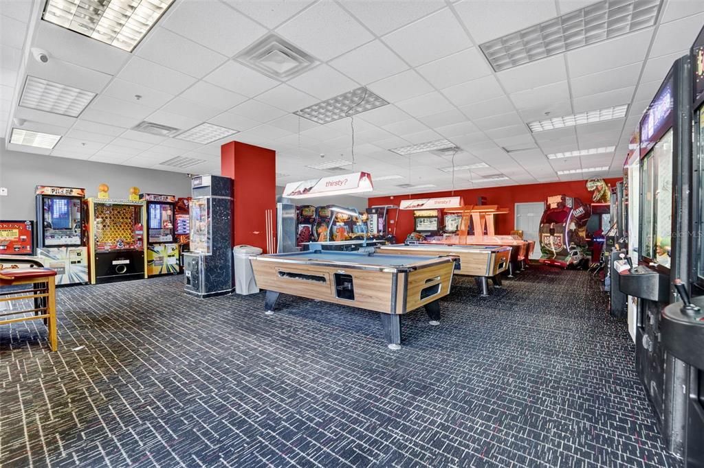 Под контрактом: $139,999 (2 спален, 2 ванн, 1060 Квадратных фут)