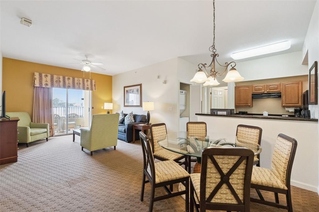 Под контрактом: $139,999 (2 спален, 2 ванн, 1060 Квадратных фут)