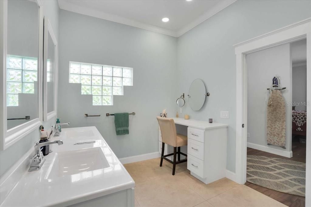 В аренду: $3,000 (3 спален, 2 ванн, 1977 Квадратных фут)