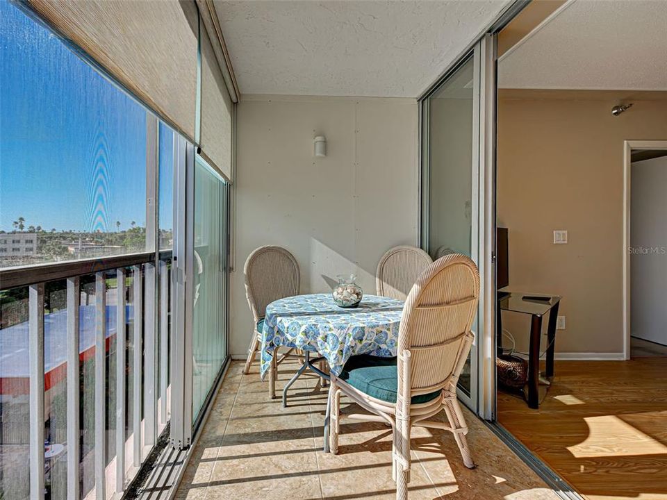 En Venta: $229,900 (2 camas, 2 baños, 900 Pies cuadrados)