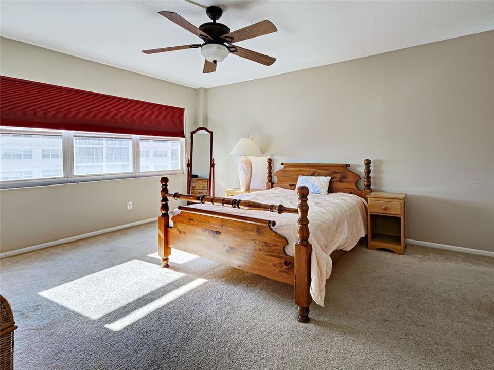 En Venta: $229,900 (2 camas, 2 baños, 900 Pies cuadrados)