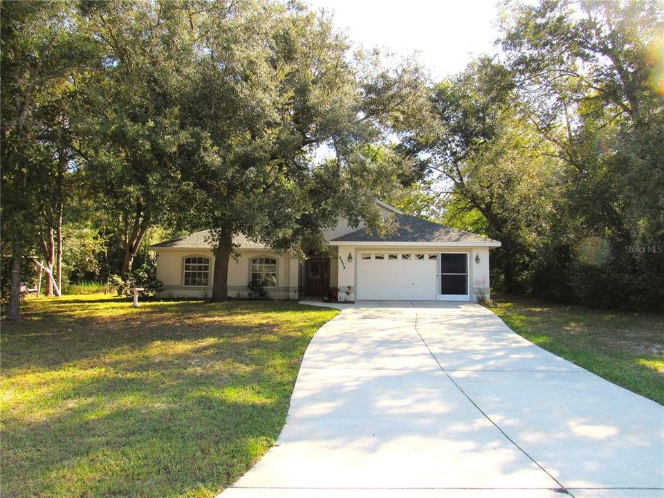 合同活跃: $260,500 (3 贝兹, 2 浴室, 1616 平方英尺)