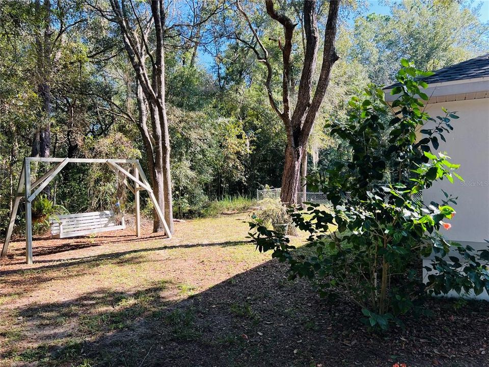 合同活跃: $260,500 (3 贝兹, 2 浴室, 1616 平方英尺)