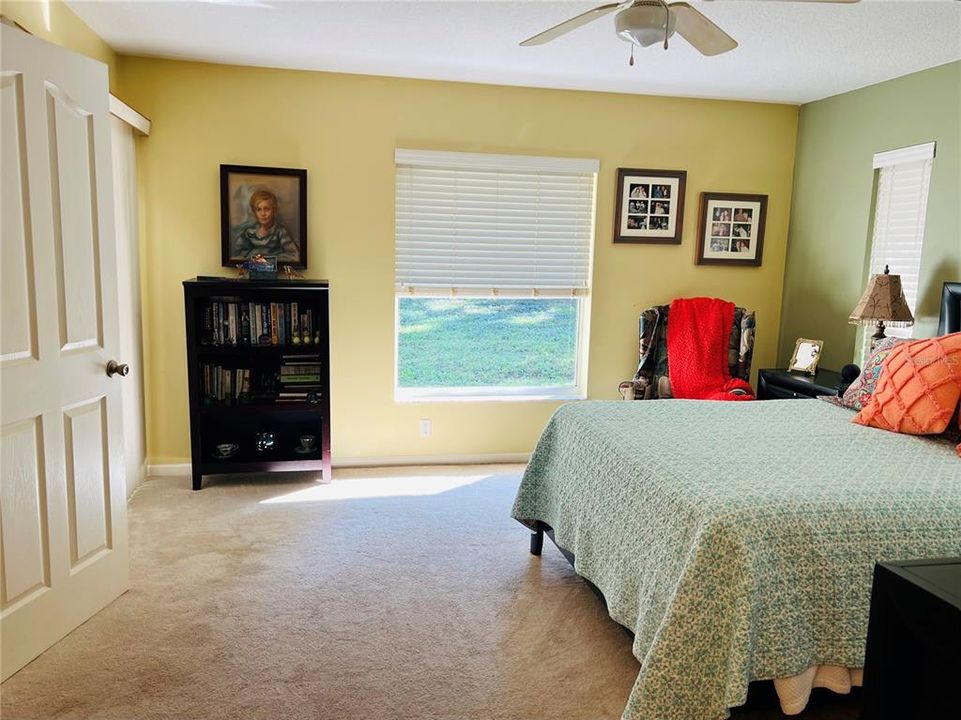 合同活跃: $260,500 (3 贝兹, 2 浴室, 1616 平方英尺)