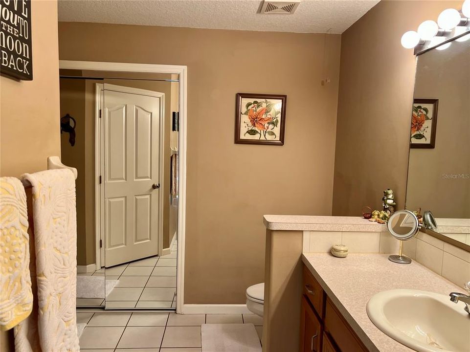 合同活跃: $260,500 (3 贝兹, 2 浴室, 1616 平方英尺)