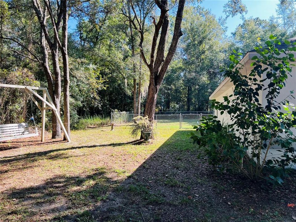 合同活跃: $260,500 (3 贝兹, 2 浴室, 1616 平方英尺)