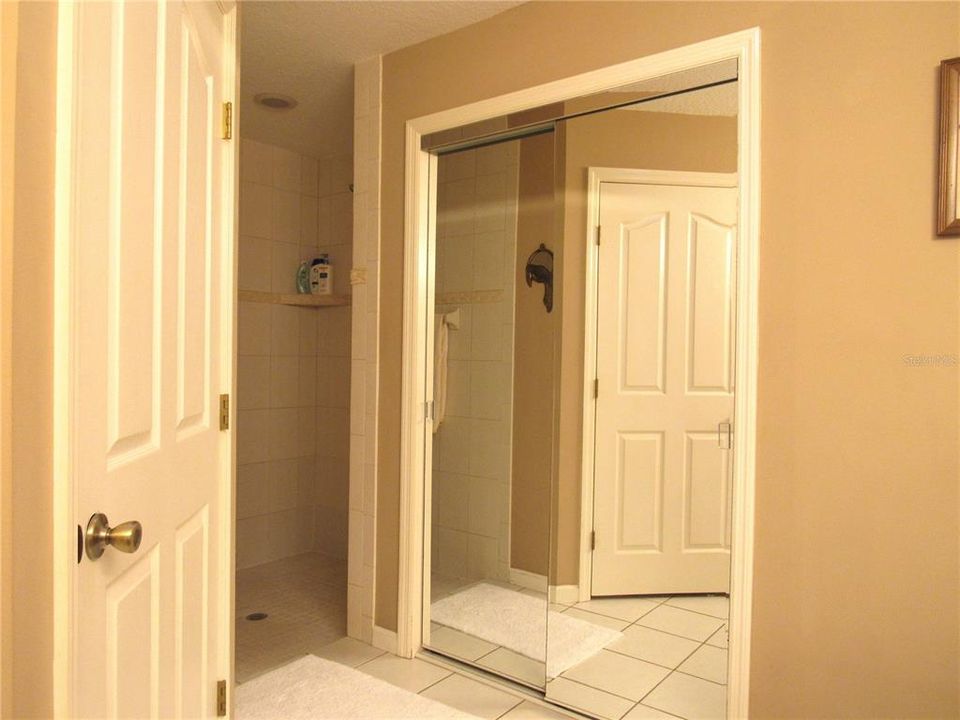 合同活跃: $260,500 (3 贝兹, 2 浴室, 1616 平方英尺)