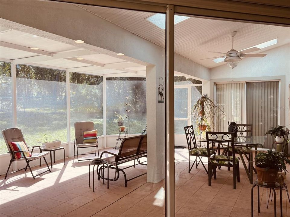 合同活跃: $260,500 (3 贝兹, 2 浴室, 1616 平方英尺)