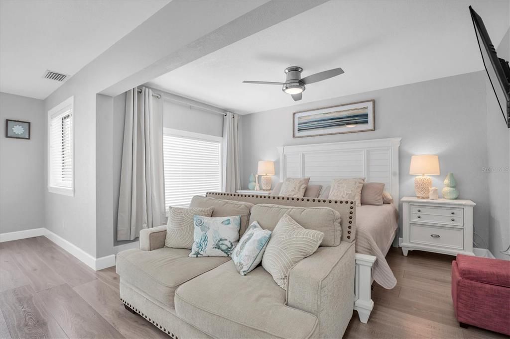 For Sale: $1,135,000 (4 beds, 3 baths, 3680 Square Feet)