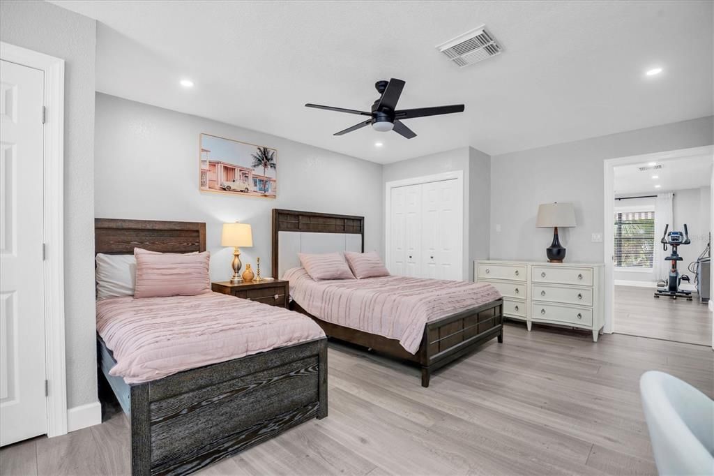 For Sale: $1,135,000 (4 beds, 3 baths, 3680 Square Feet)