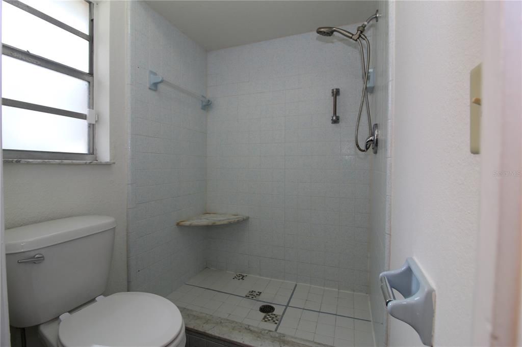 待售: $285,000 (3 贝兹, 2 浴室, 1390 平方英尺)