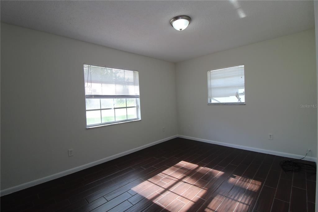 待售: $285,000 (3 贝兹, 2 浴室, 1390 平方英尺)