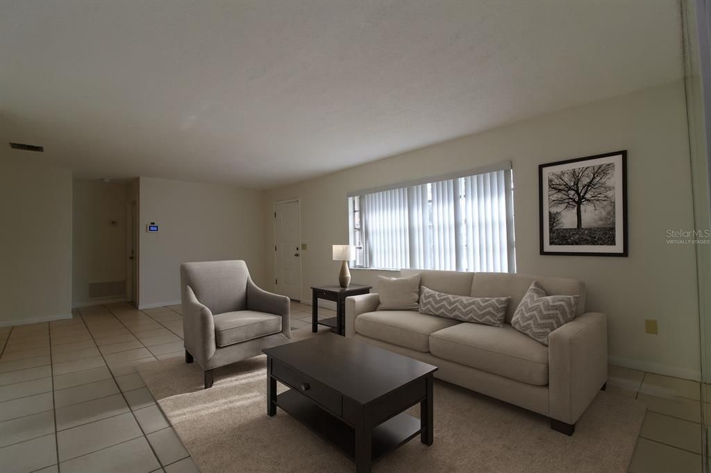 待售: $285,000 (3 贝兹, 2 浴室, 1390 平方英尺)