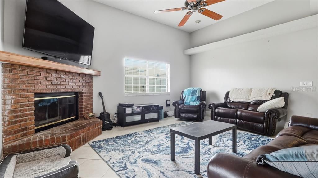 For Sale: $525,000 (4 beds, 2 baths, 2273 Square Feet)