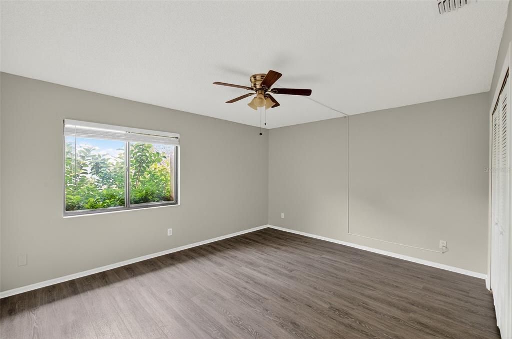 For Sale: $349,900 (2 beds, 2 baths, 1570 Square Feet)