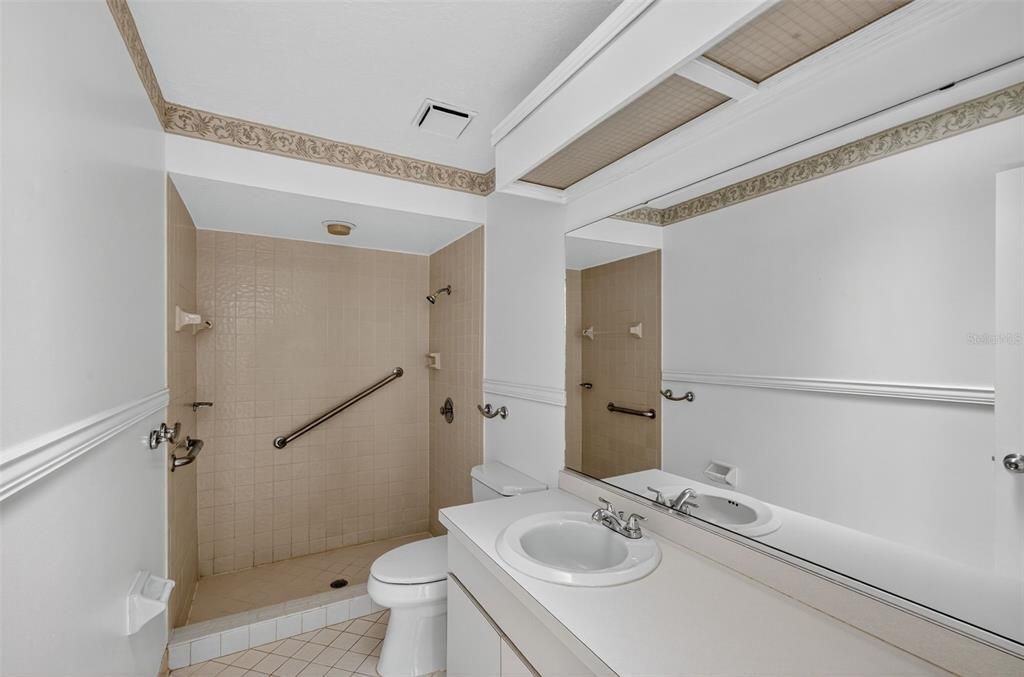 For Sale: $349,900 (2 beds, 2 baths, 1570 Square Feet)