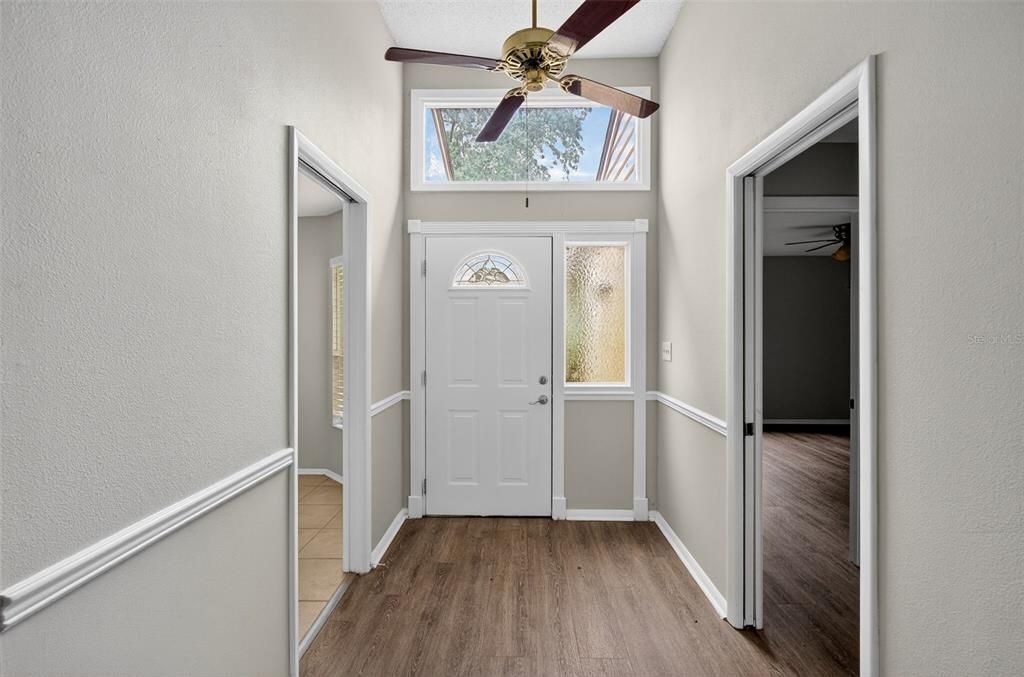 For Sale: $349,900 (2 beds, 2 baths, 1570 Square Feet)