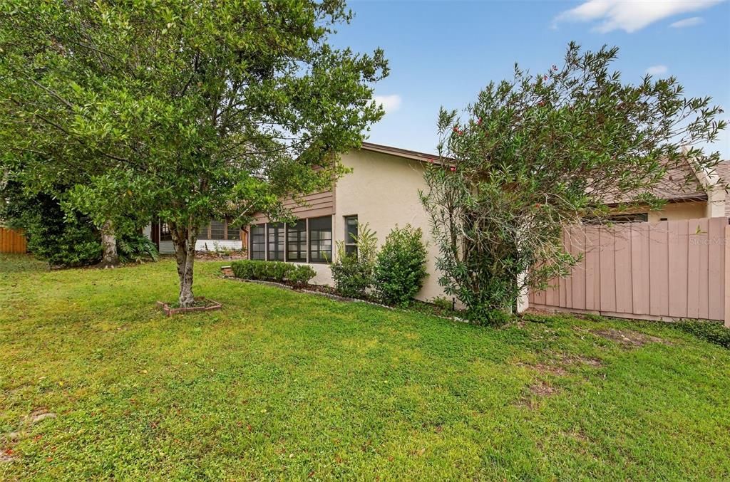 For Sale: $349,900 (2 beds, 2 baths, 1570 Square Feet)