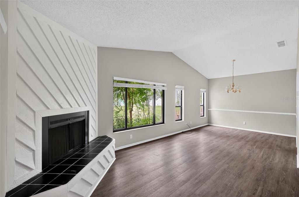 For Sale: $349,900 (2 beds, 2 baths, 1570 Square Feet)