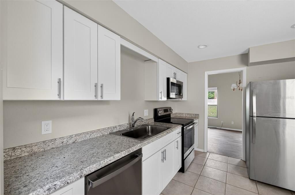 For Sale: $349,900 (2 beds, 2 baths, 1570 Square Feet)