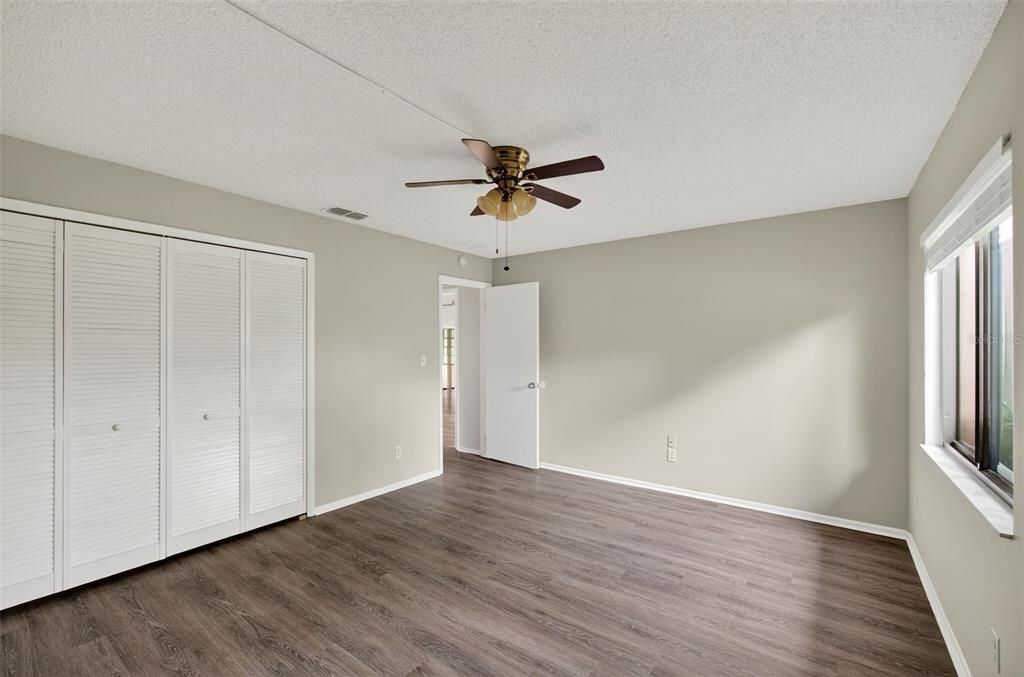 For Sale: $349,900 (2 beds, 2 baths, 1570 Square Feet)