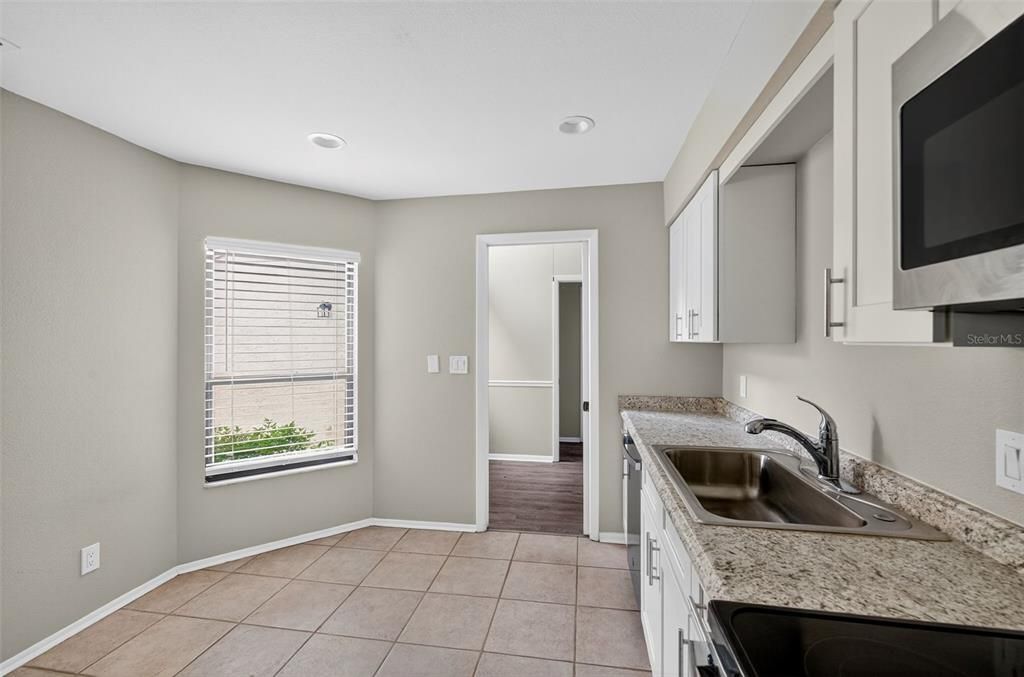 For Sale: $349,900 (2 beds, 2 baths, 1570 Square Feet)