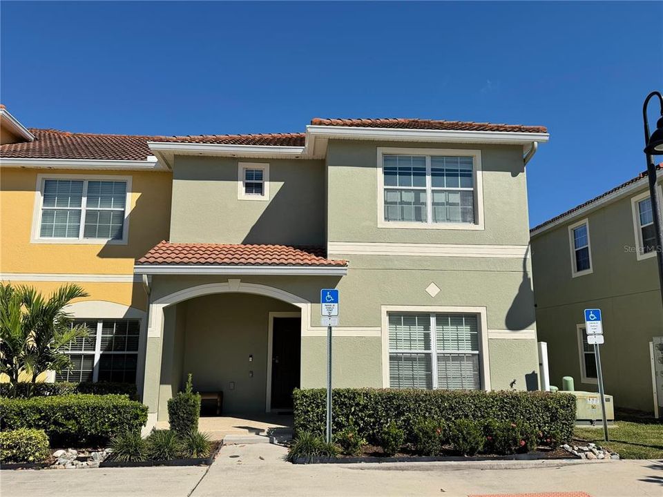 Recently Sold: $396,000 (5 beds, 4 baths, 2024 Square Feet)