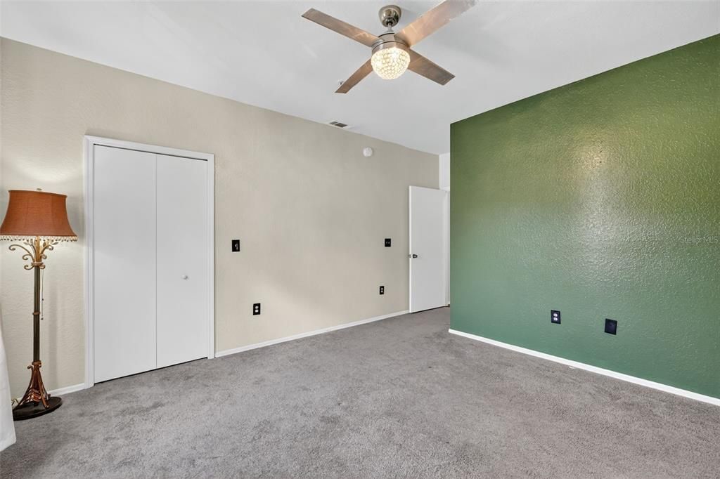 待售: $224,900 (2 贝兹, 2 浴室, 1242 平方英尺)