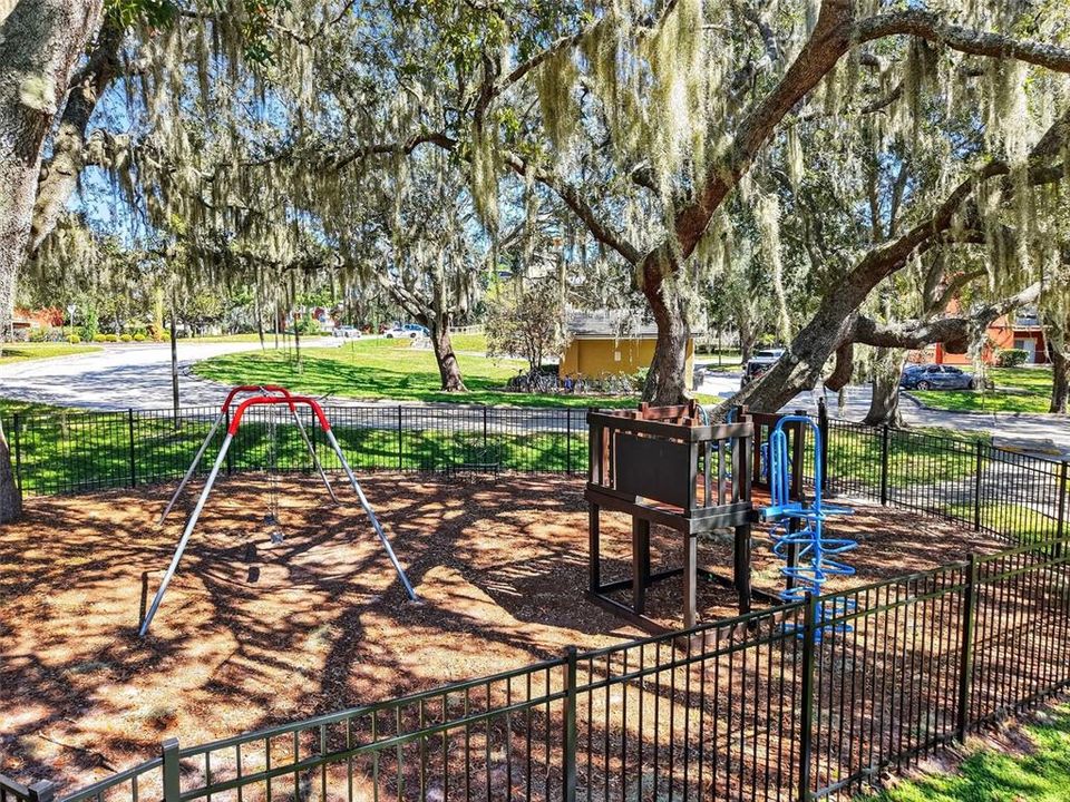 待售: $224,900 (2 贝兹, 2 浴室, 1242 平方英尺)