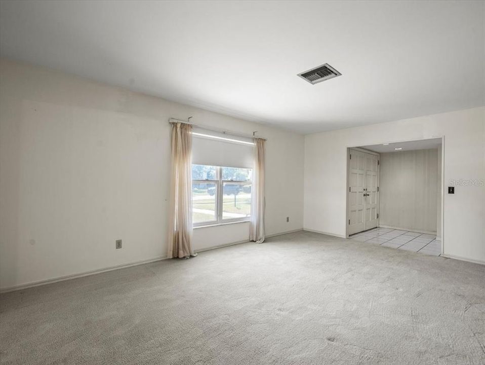 Active With Contract: $550,000 (4 beds, 2 baths, 2405 Square Feet)