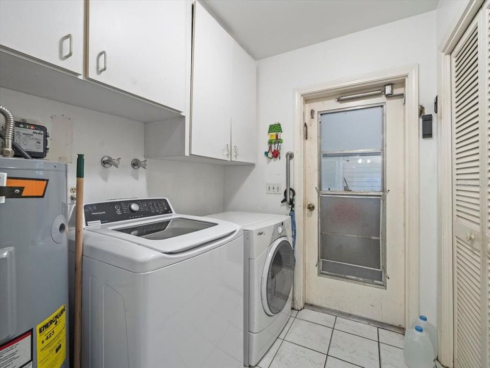 Active With Contract: $550,000 (4 beds, 2 baths, 2405 Square Feet)