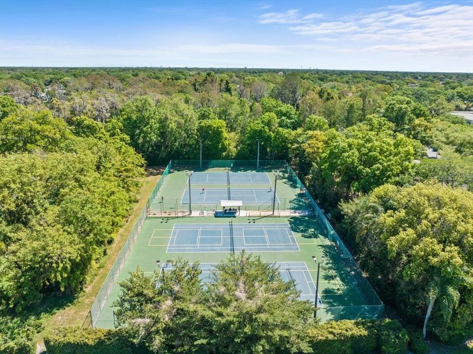 Active With Contract: $550,000 (4 beds, 2 baths, 2405 Square Feet)