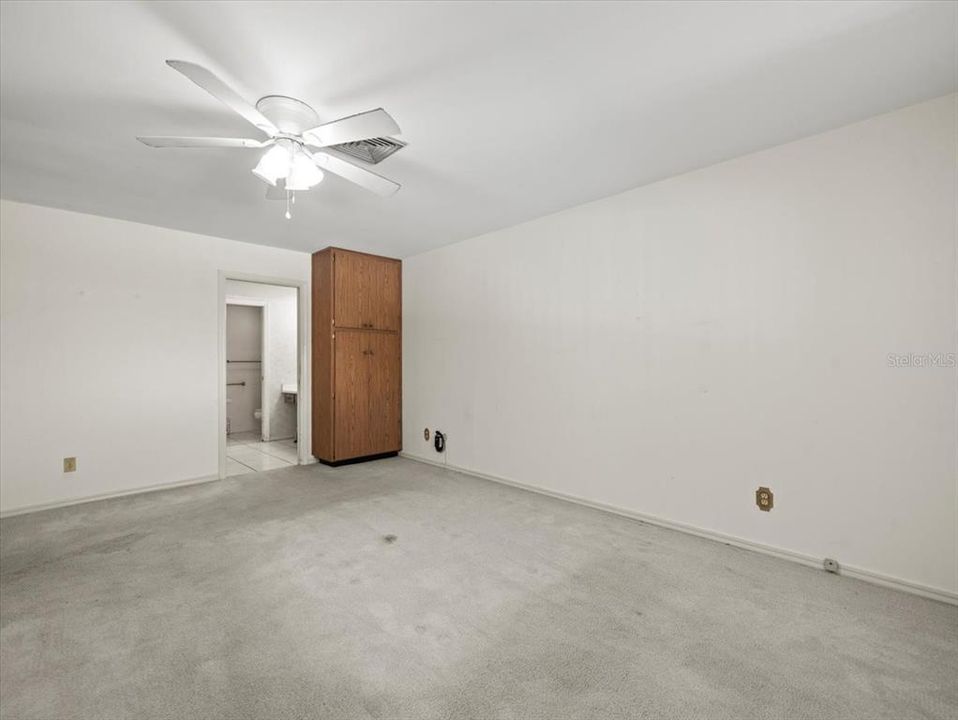 Active With Contract: $550,000 (4 beds, 2 baths, 2405 Square Feet)