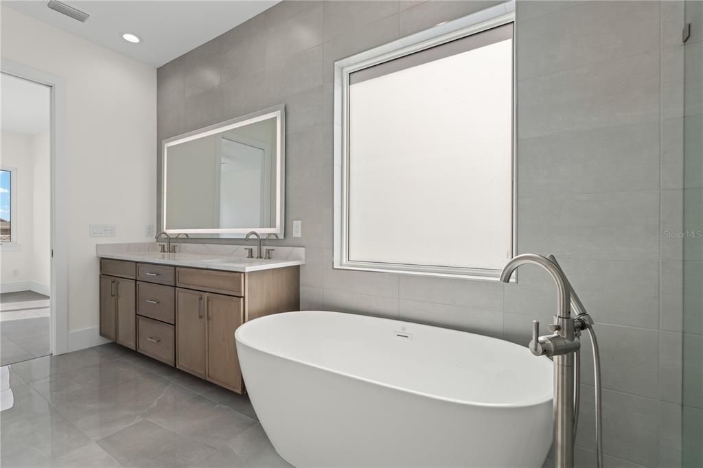 待售: $3,375,000 (4 贝兹, 4 浴室, 3714 平方英尺)