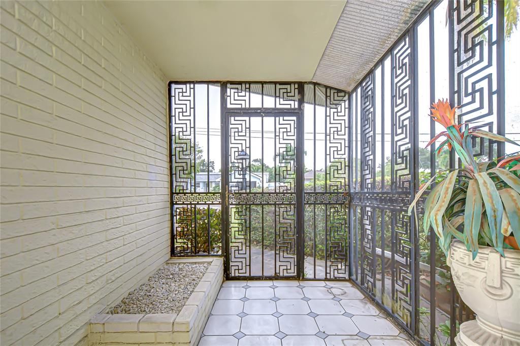 En Venta: $979,000 (3 camas, 3 baños, 2536 Pies cuadrados)