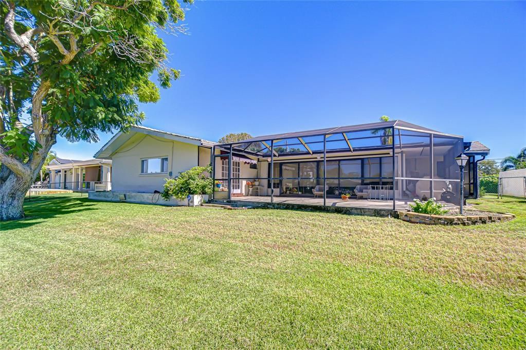 En Venta: $979,000 (3 camas, 3 baños, 2536 Pies cuadrados)