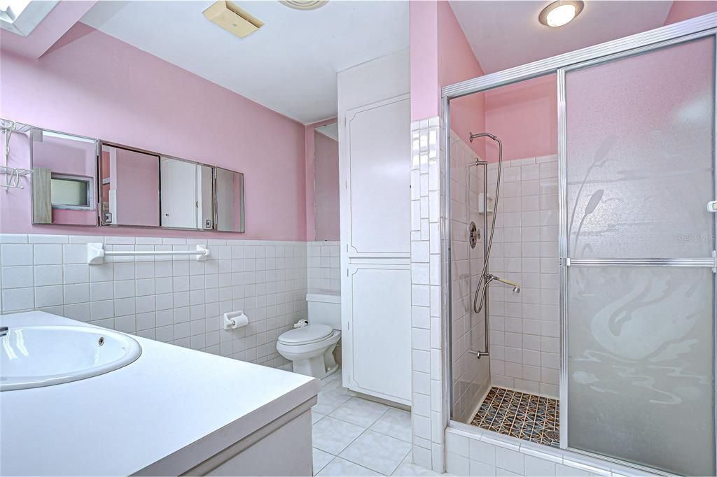 En Venta: $979,000 (3 camas, 3 baños, 2536 Pies cuadrados)