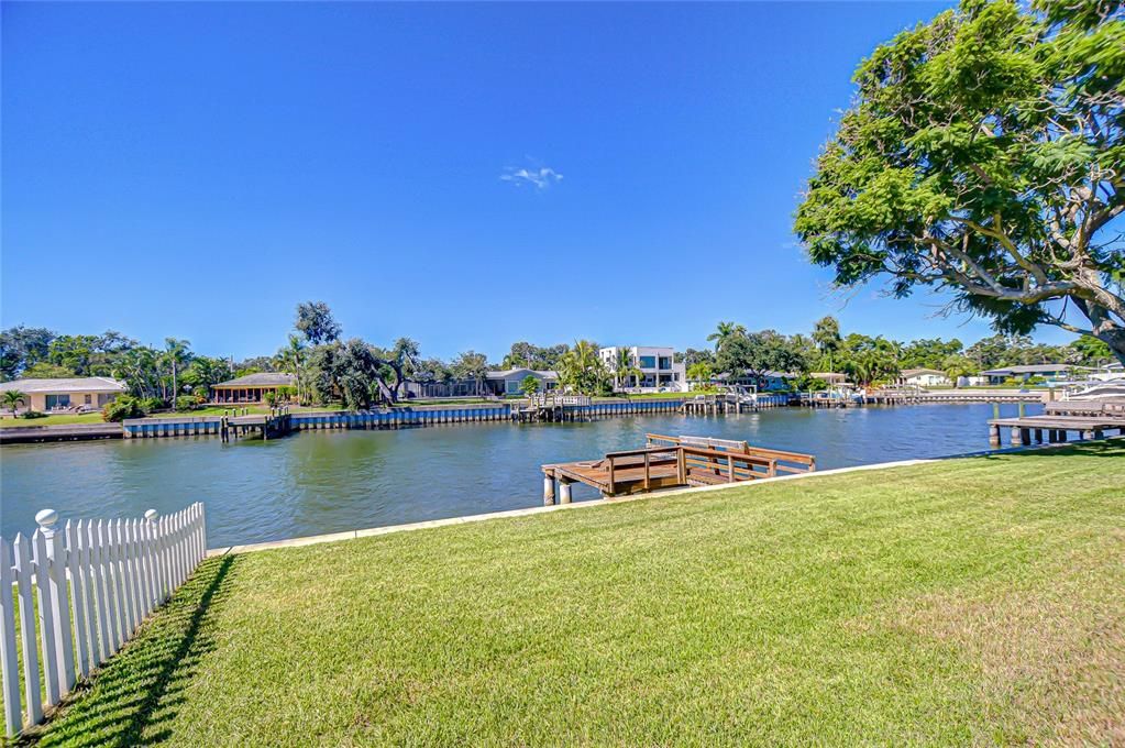 En Venta: $979,000 (3 camas, 3 baños, 2536 Pies cuadrados)