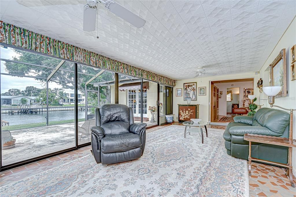 En Venta: $979,000 (3 camas, 3 baños, 2536 Pies cuadrados)