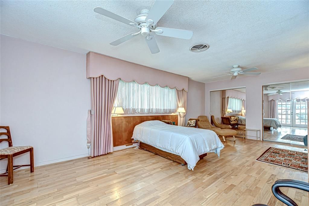 En Venta: $979,000 (3 camas, 3 baños, 2536 Pies cuadrados)