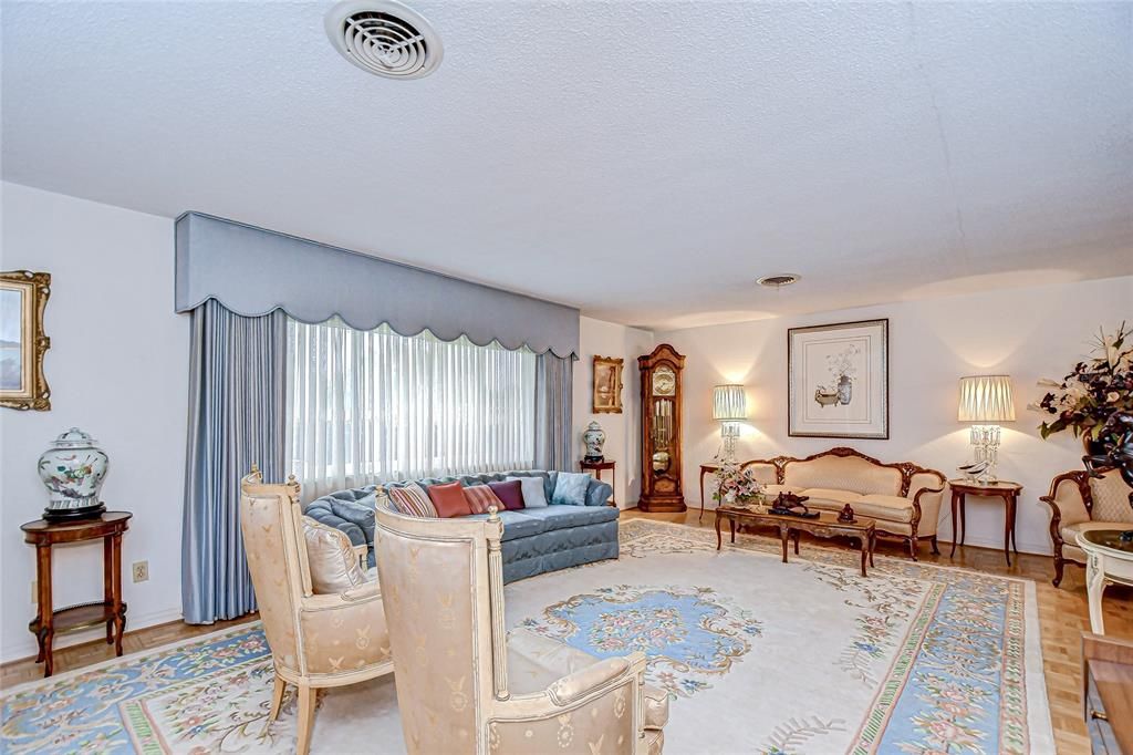 En Venta: $979,000 (3 camas, 3 baños, 2536 Pies cuadrados)